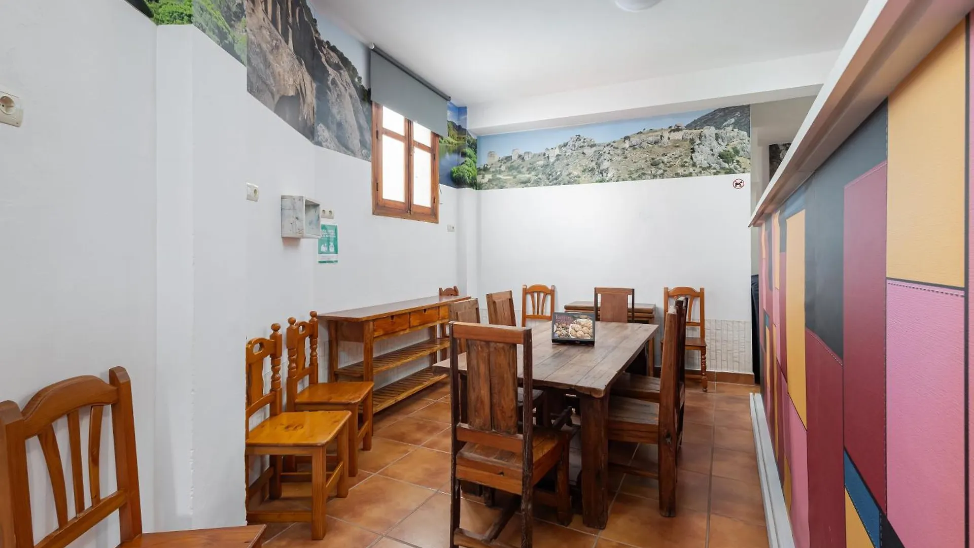 Hostal Entrecaminos Ardales Hostel